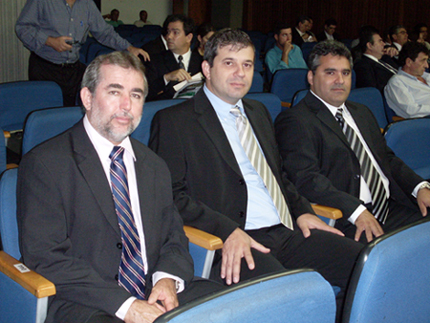 Vereadores Zinho Cantori, Alexandre Machado e Marcelo Otaviano presentes em audiência com lideranças políticas querem soluções para a citricultura 