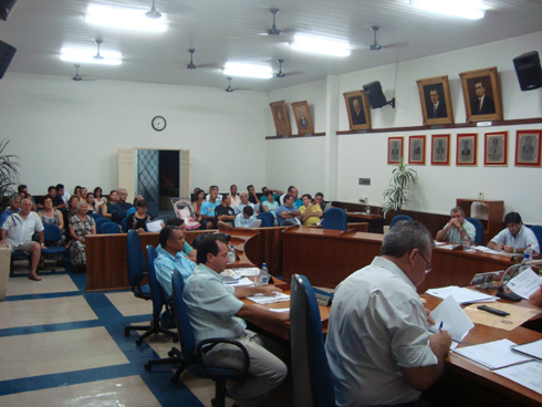 Plenário Palmiro Torrieri completamente lotado na sessão do dia 3