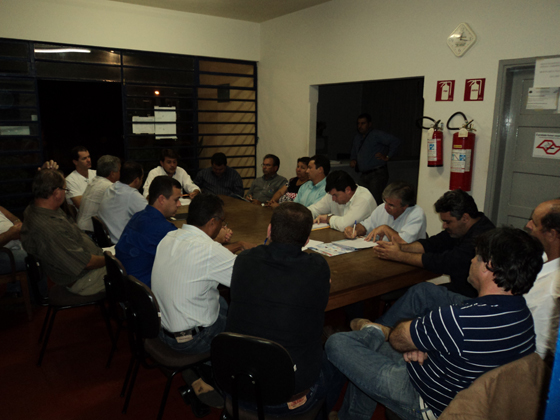 Participantes da reunião do Conselho Municipal de Desenvolvimento Rural