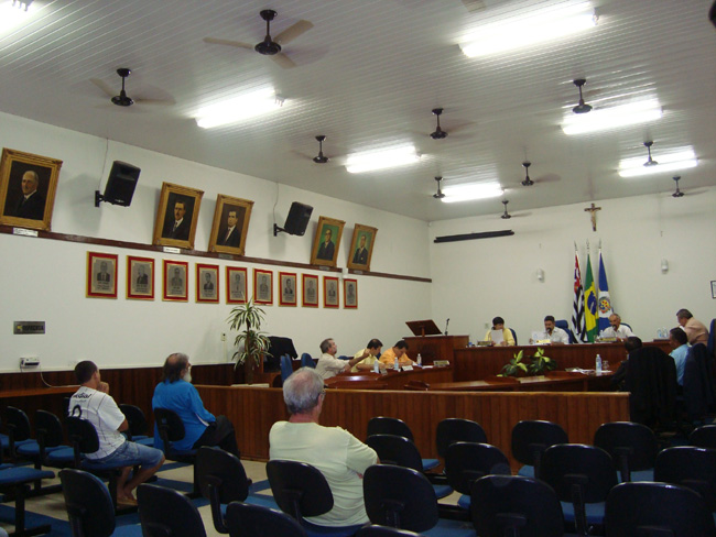 Vista parcial do plenário durante a sessão