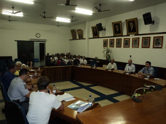 Nardo Gurjon juntamente com os membros do Conseg que participaram da reunião do dia 30 de maio