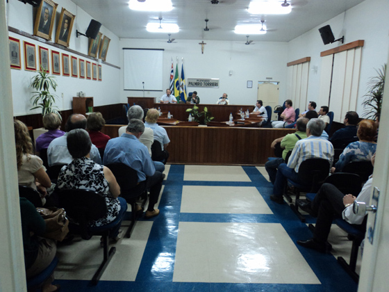 Comissão do Monte Azul rodeio Show presta esclarecimentos a entidades