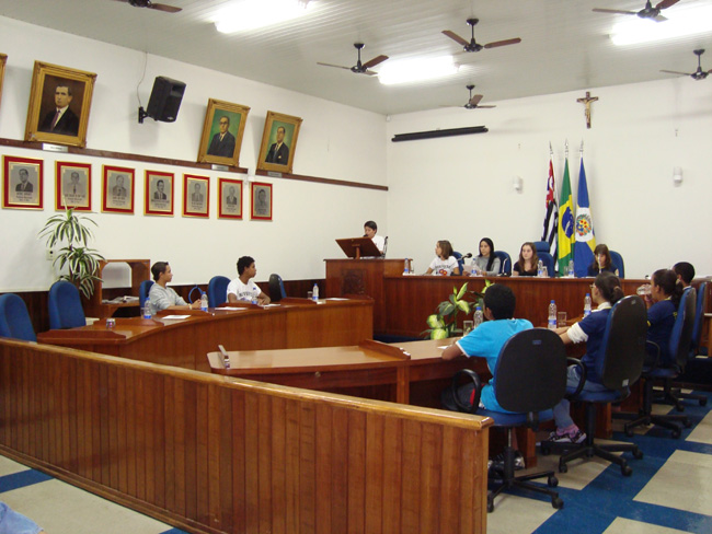 Vereadores mirins durante a sessão