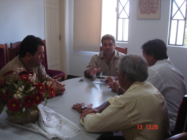 Mesa Diretora durante reunião em 13 de janeiro