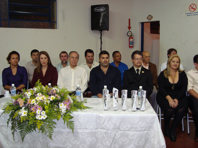 Autoridades do município e representantes da ETEC