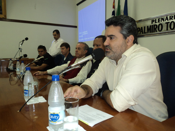 Marcelo Otaviano durante manifestação de boas-vindas aos guardas municipais