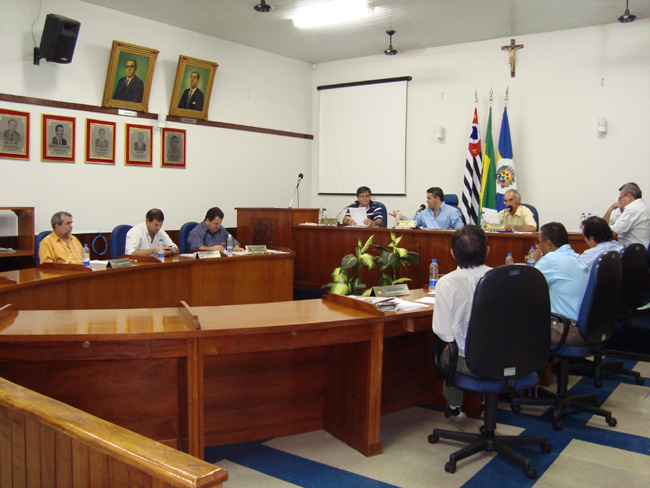 Vereadores durante a última sessão de agosto
