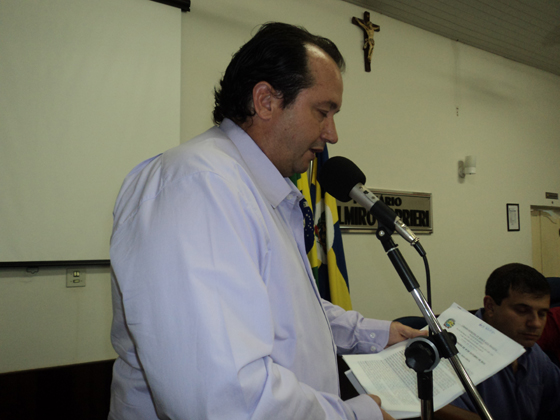 Na Tribuna, o vereador Té destaca suas indicações, justificando-as e enaltece as empresas por ele homenageadas