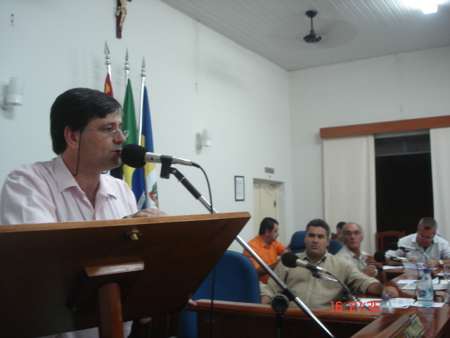 Dr. Lemo durante o uso da palavra na sessão ordinária do dia 16 de março