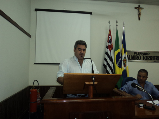 Na tribuna, Marcelo Otaviano destaca projeto ambiental