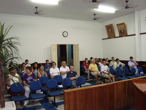 Público que prestigiou a primeira sessão de outubro
