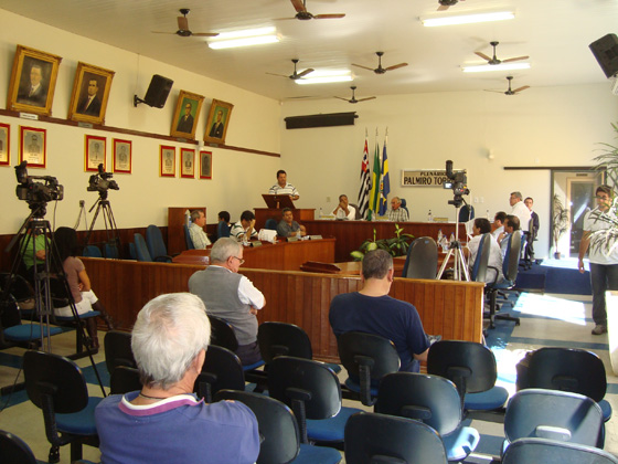Vista Parcial do Plenário Palmiro torrieri, durante a sessão extraordinária do dia 3 de maio
