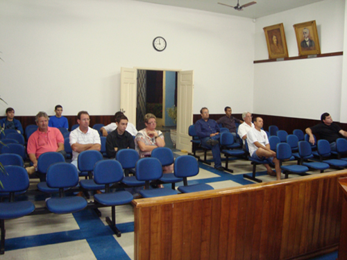 Público que prestigiou a última sessão do mês