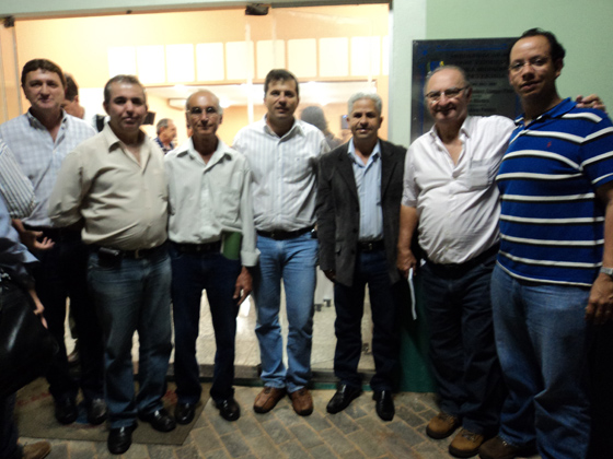 Prefeito de Severínia, Raphael Cazarine Filho, vereadores Cantori, Gurjon e Machado com o presidente da Câmara de Severínia, Celso da Silva, e outros 