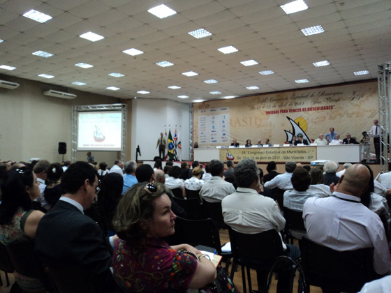 Vereadores representam Monte Azul Paulista no Congresso Estadual de Municípios