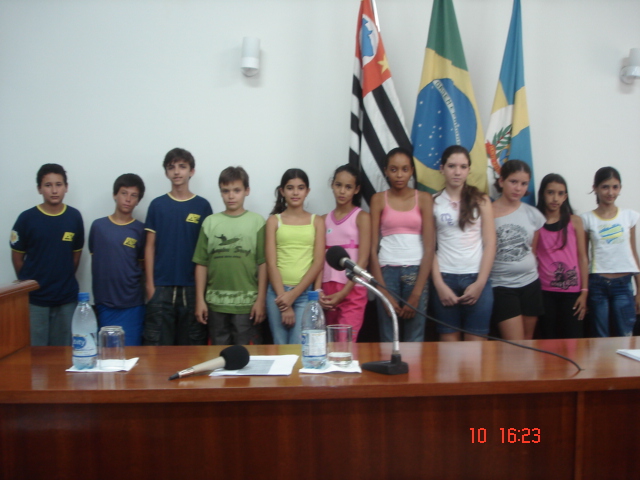 Membros da Câmara Mirim empossados no dia 10 de março