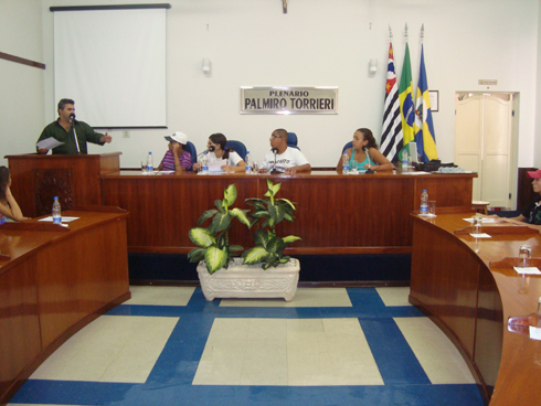 Palavras de incentivo do presidente Marcelo Otaviano aos vereadores mirins 