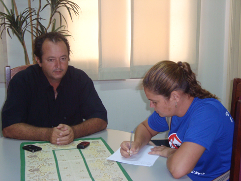 O vereador Té e a auxiliar de campo Kelly